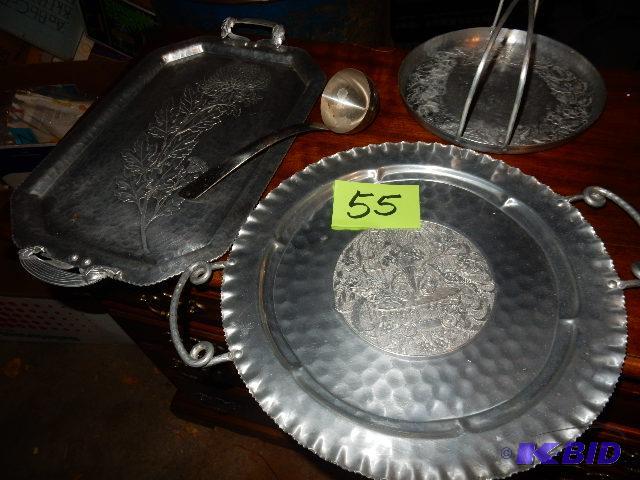 3 Hammered Aluminum Serving Trays.. 1, 19 x 1...