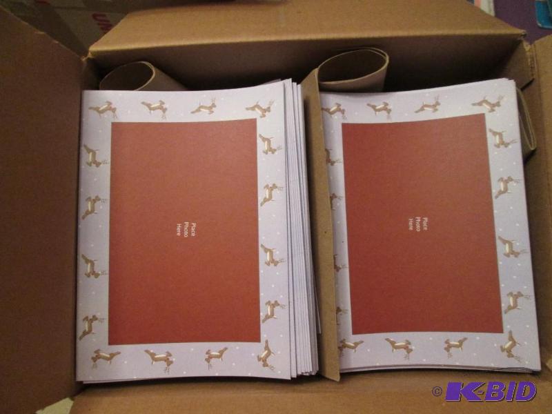 Lot of approximately 900 photo greeting card ...