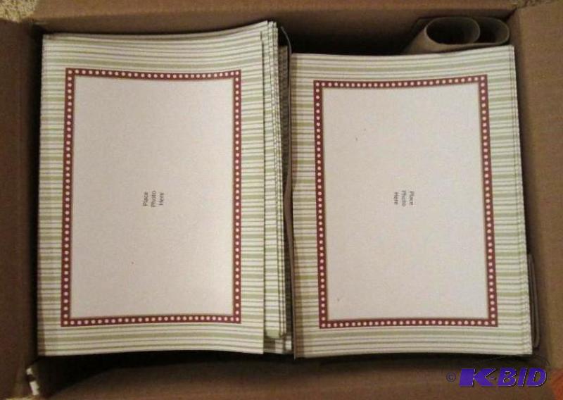 Lot of approximately 900 photo greeting card ...