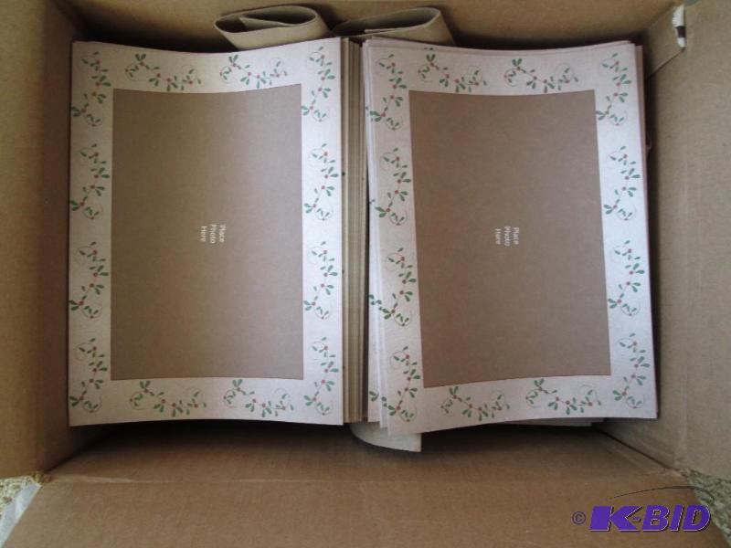 Lot of approximately 900 photo greeting card ...