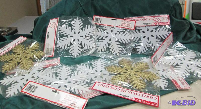 Qty 10 Gold and white snowflakes...