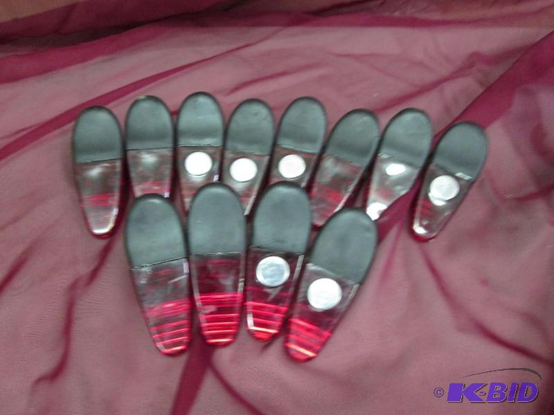 Lot of plastic clips with magnetic back, rubb...