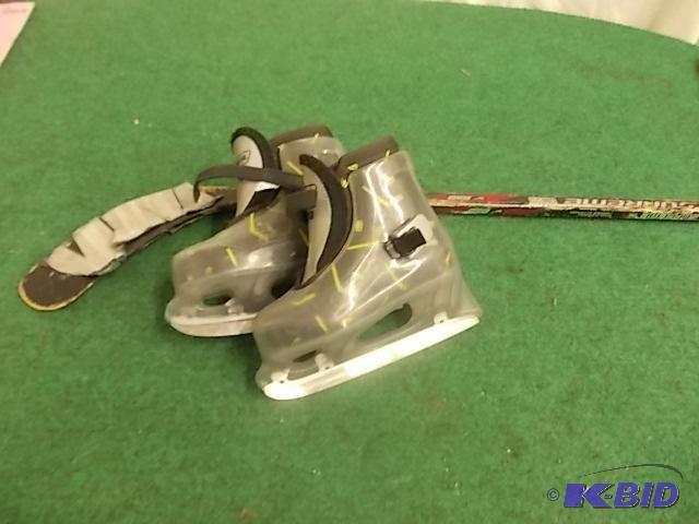 Pair CCM Beginner Hockey Skates Size 1213 &a...