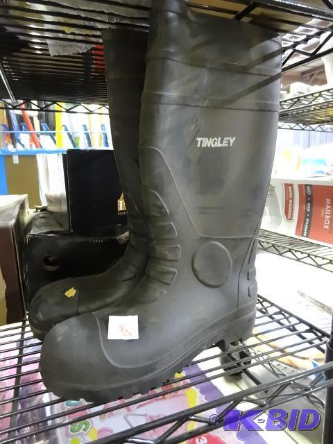 New pair of Tingley rubber boots . Size 7. Mo...