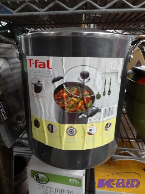 New T-Fal 12 quart stock pot. Nonstick inside...