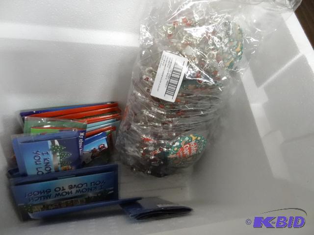 New wholesale Christmas lot including approxi...