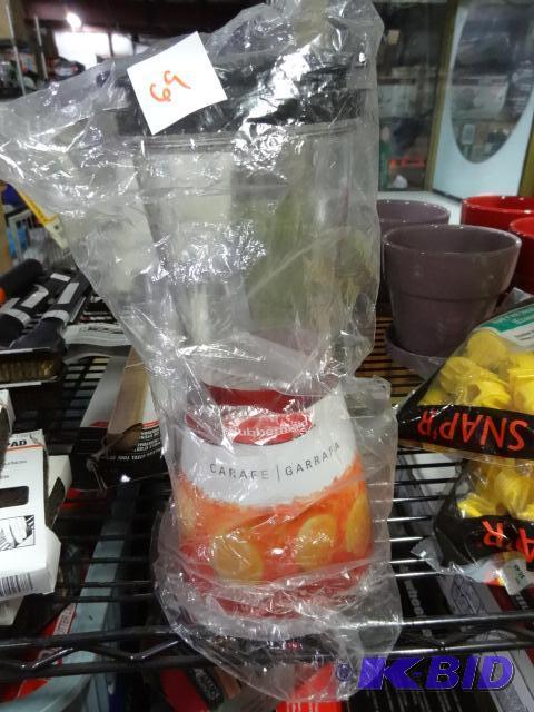 New Rubbermaid 2 quart correct. Shatter resis...