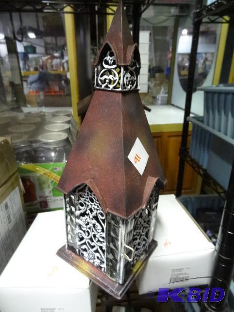 New in box Echo Valley yourkshire lantern. Qu...