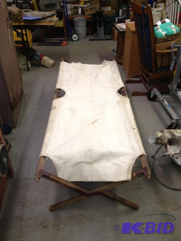 Vintage Army Cot...