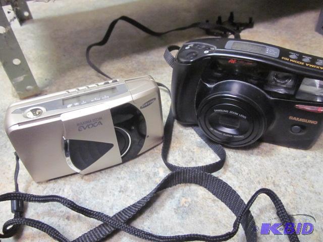 Pair of vintage 35 MM Samsung cameras.&nbsp ...