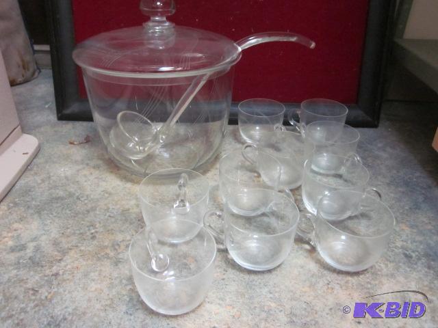 Nice etched glass punch bowl with (11) glasse...