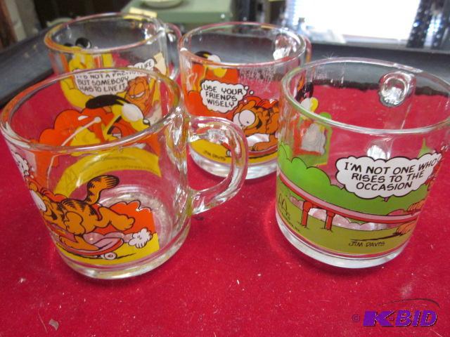 Lot of (4) vintage McDonalds Garfield mugs.&n...