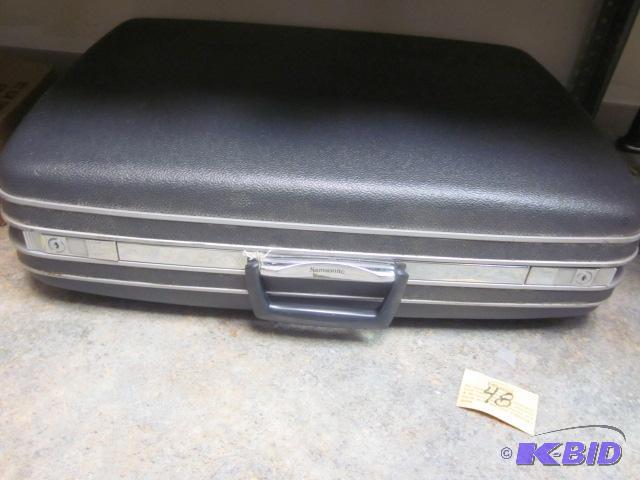 Vintage Samsonite suitcase.&nbsp  &nbsp  &n...