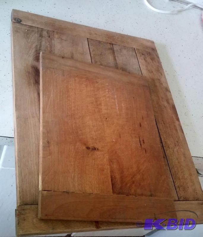 Lot of 2 VINTAGE cutting boards...