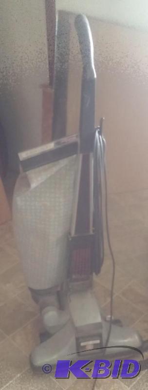 Kirby Heritage Vacuum, works with all attachm...