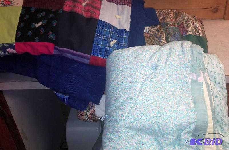3 Handmade quilts, perfect condition, no tear...