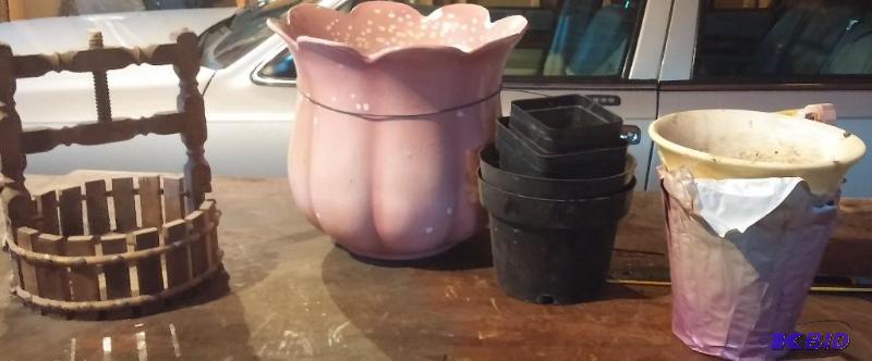 Lot of planters...