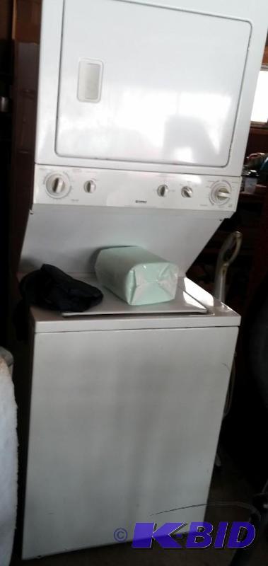 lot 10 image: Kenmore Heavy Duty Stackable Washer and Dryer...