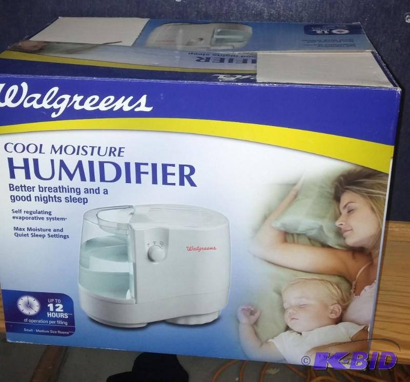 lot 18 image: New in Box Humidifier...
