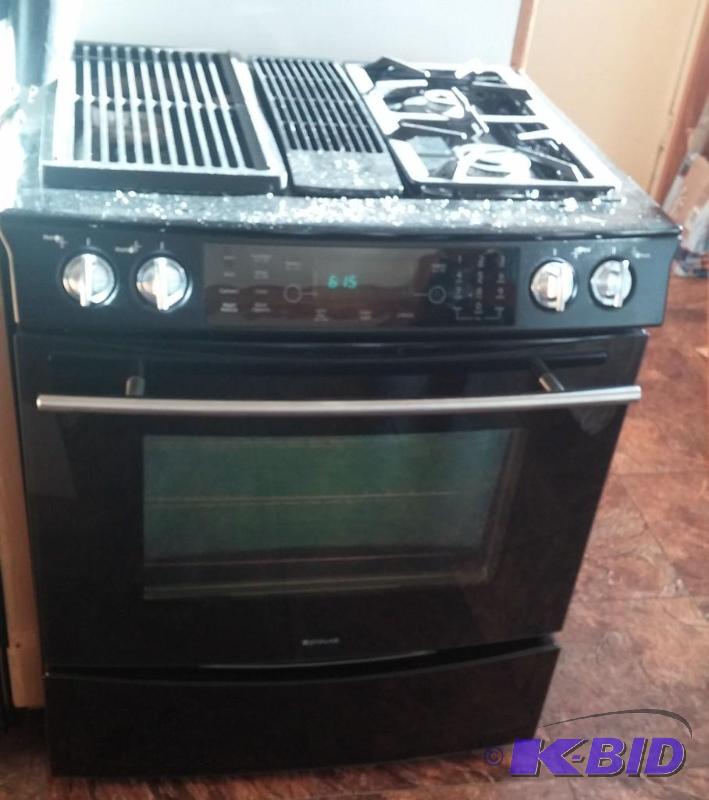 lot 3 image: JENN-AIR Modular Dual Fuel Downdraft Range 4....