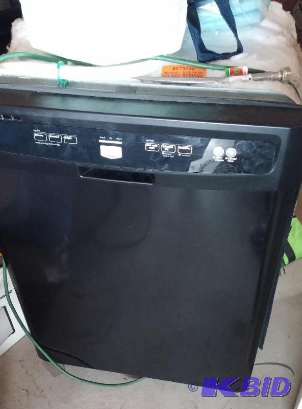 lot 4 image: Maytag Jet clean Plus Series Built-In Dishwas...