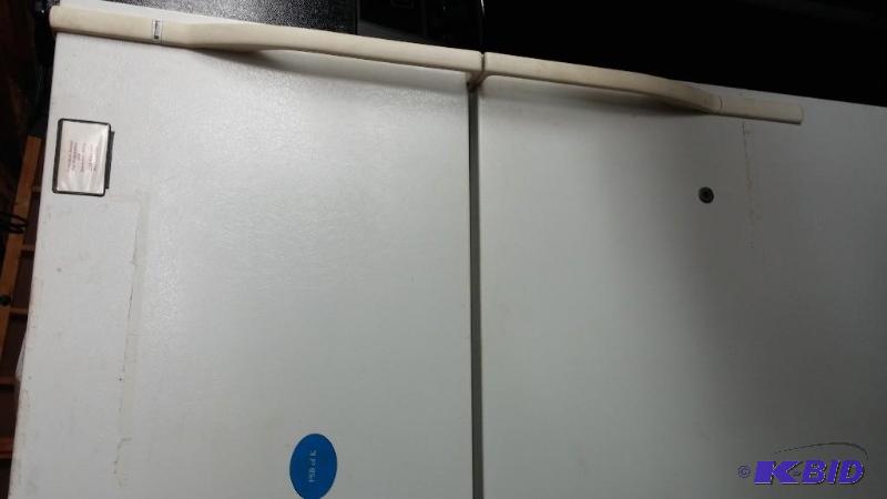 lot 5 image: Kenmore Cold spot Refrigerator...