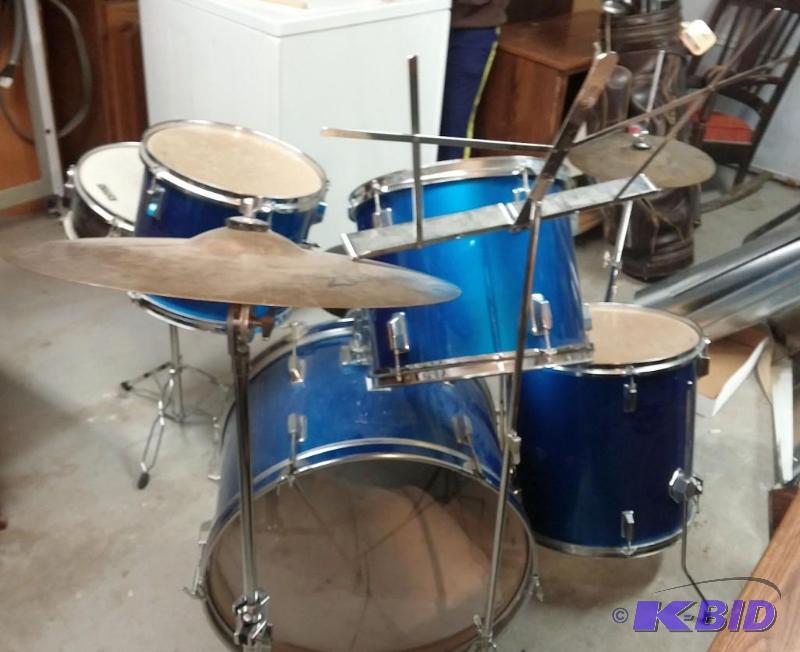 Complete 5 piece Evans Percussion Plus Drum S...