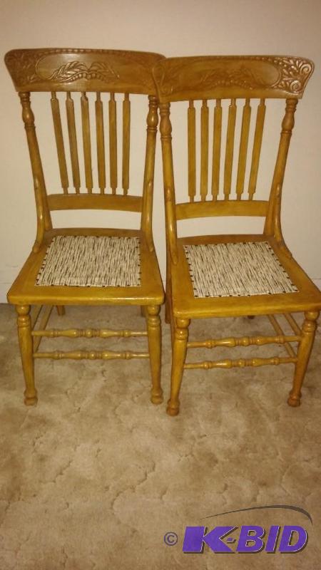 Set of 2 Vintage Wooden Chairs. These chairs ...