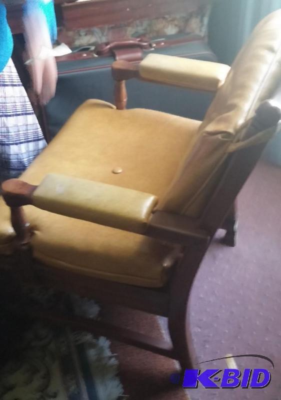 Leather like Captains Chair...
