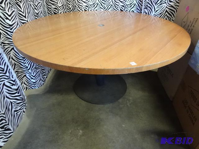 lot 19 image: 60" Round Table with Heavy Metal Base...