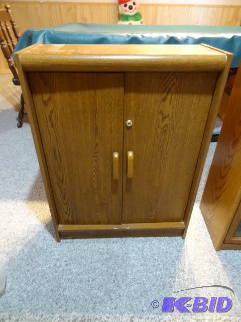 lot 23 image: 2 Door Laminate Cabinet 2 Shelves Inside 24 X...