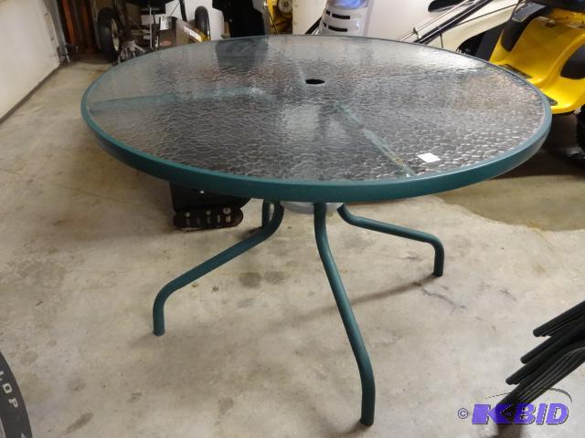 lot 3 image: Metal Patio Set. Table has glass Top. Chairs ...