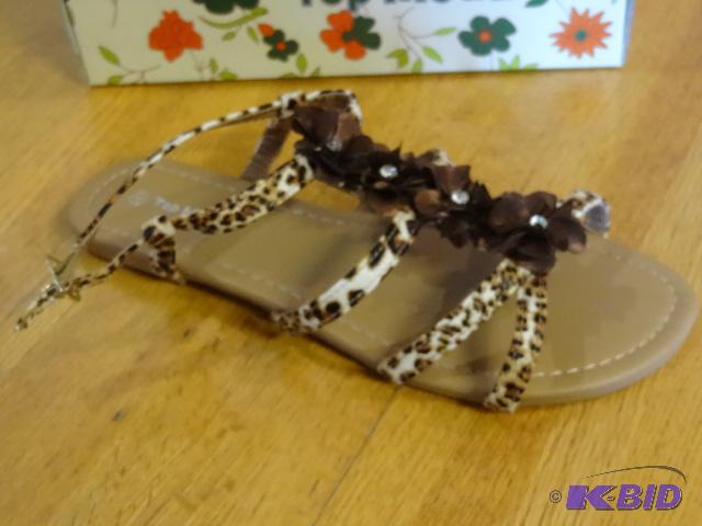 lot 45 image: Top Moda 926-10 Tan Size 8....