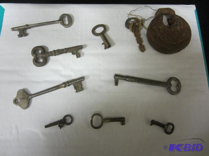 Vintage Keys and Lock