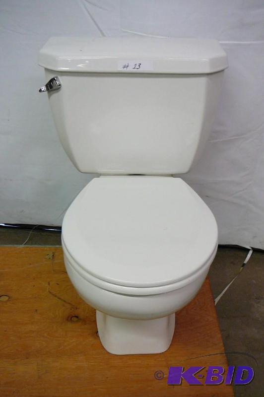 Crane toilet with wax ring&nbsp...
