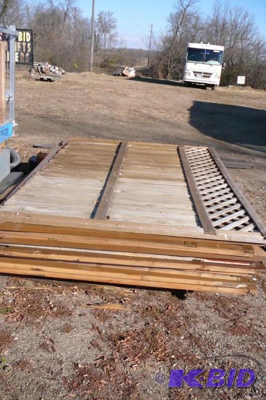 Cedar privacy fence 15 posts and 10 panels 62...