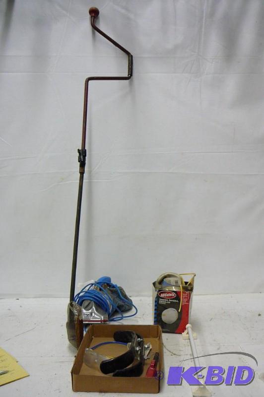 Hand ice auger, hand vacuum&nbspand misc ite...