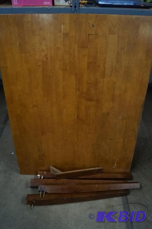 Dining room table & chairs