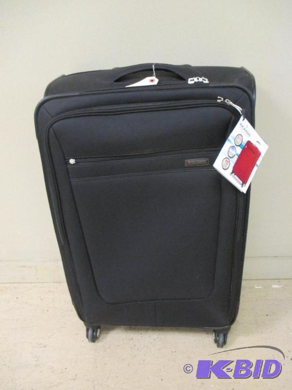 lot 00018 image: Ricardo Luggage.