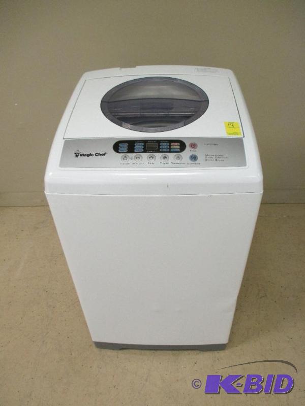 lot 14 image: Magic Chef Washer