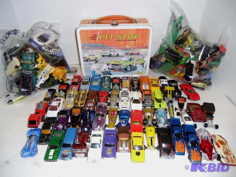 lot 20009 image: Huge Lot of Die Cast Cars - Vintage to Modern  Matchbox Hot Wheels and more