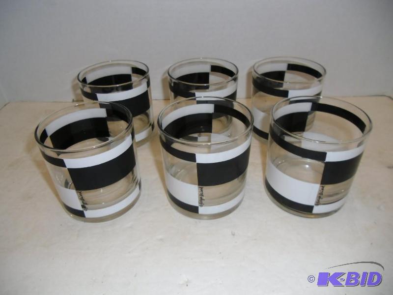 lot 20010 image: Classic Mid-Century Georges Briard 6 Black & White Cocktail Glasses
