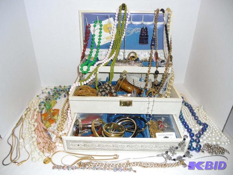 lot 20027 image: Vintage Mele Jewelry Box Full of Costume Jewelry - Necklace, Earrings, Bracelets, Pins