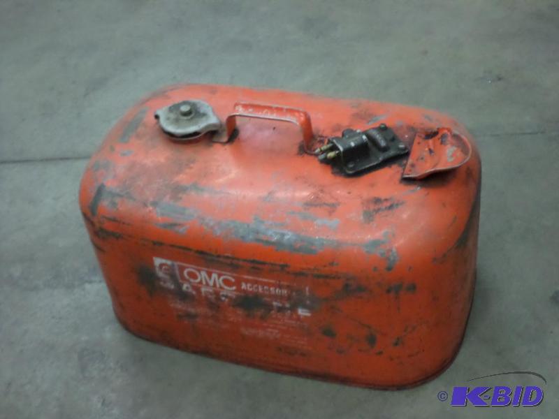 OMC 5-Gallon Steel Boat Motor Fuel Tank...