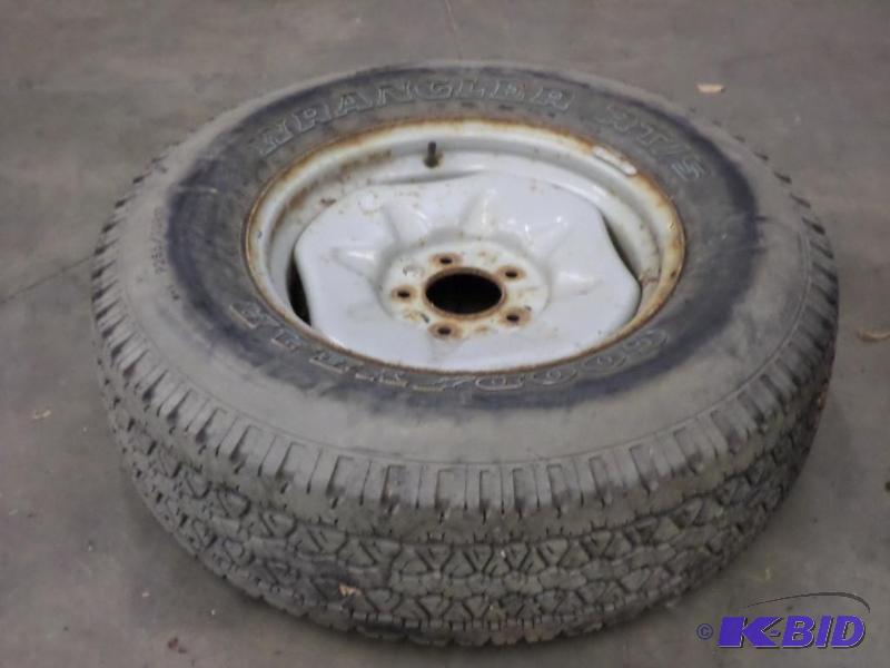 (1) 8-Lug Steel Wheel With P2657517 Tire, G...