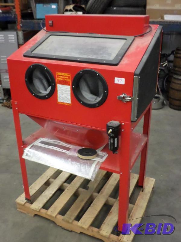 Unused Central Pneumatic 125PSI Steel Blast C...