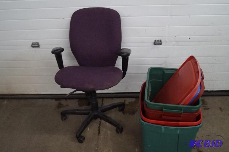 Chair and tubs