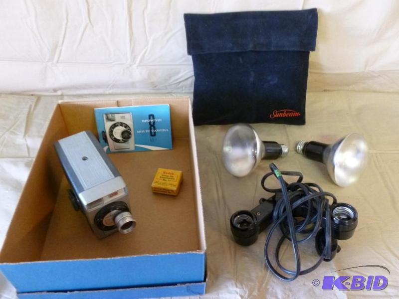 lot 101 image: Vintage Kodak Brownie 8 Movie Camera, comes w...