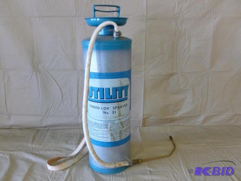 lot 127 image: Large Vintage 1961 H.D Hudson Manufacturing C...