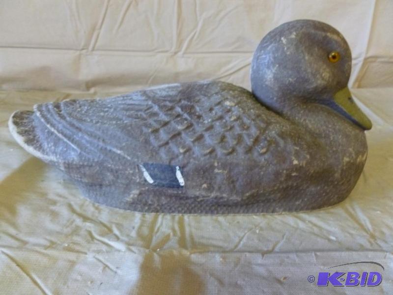 lot 133 image: Vintage paper machete malled duck floating de...